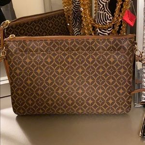 Fossil leather Crossbody Purse!